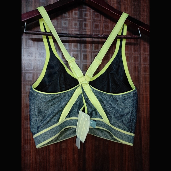 Grey CrossBack Sports Bra 😍 - Picture 5 of 8